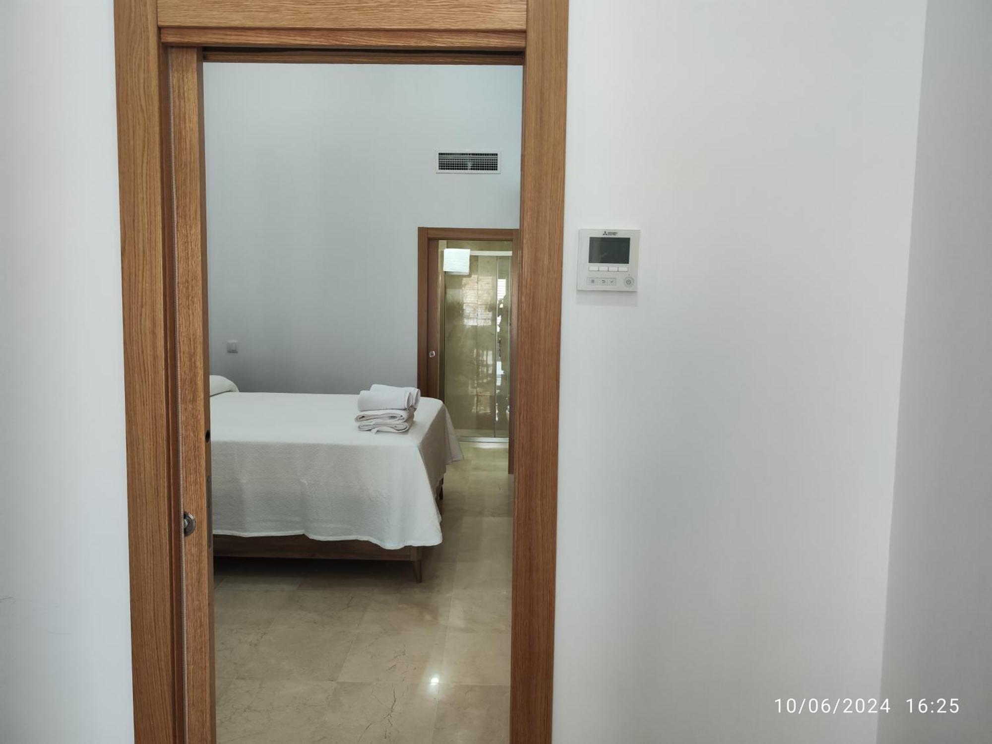 Apartamentos Luxury Playa Victoria Cadiz Bagian luar foto
